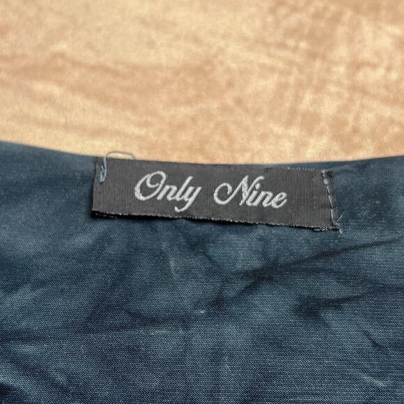 Vintage Y2K Only Nine Gray Tie Dye Embroidered Sequin Crossbody Top Half Sleeve - Picture 3 of 7